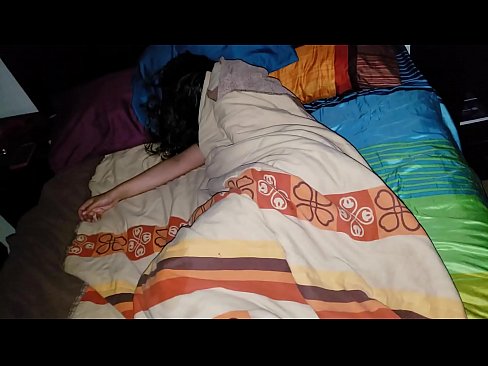 ❤️ Nevlastní syn buzeruje svou mladou nevlastní matku, zatímco ona spí. ☑ Sex video u cs.dickies-shop.ru ☑